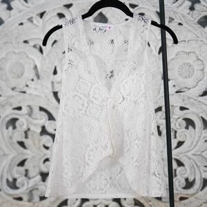 Girls Beautees White Lace Open Front Vest Size 6 Floral Crochet